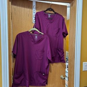 2 pair of scrubs… Healing Hands Men's V-Neck Rich Purple